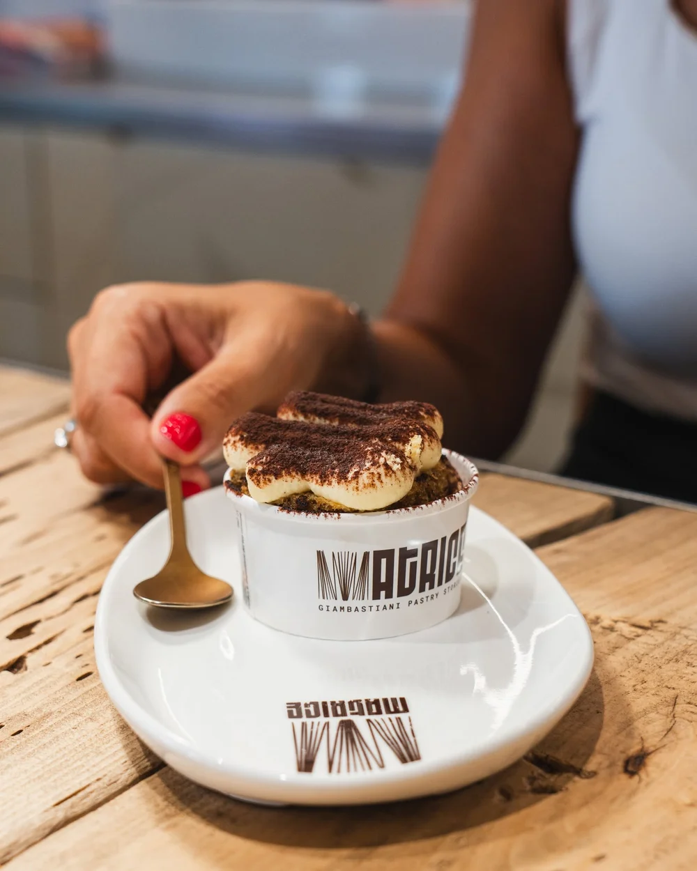 Una dolce creazione al cacao nella tazza firmata Matrice